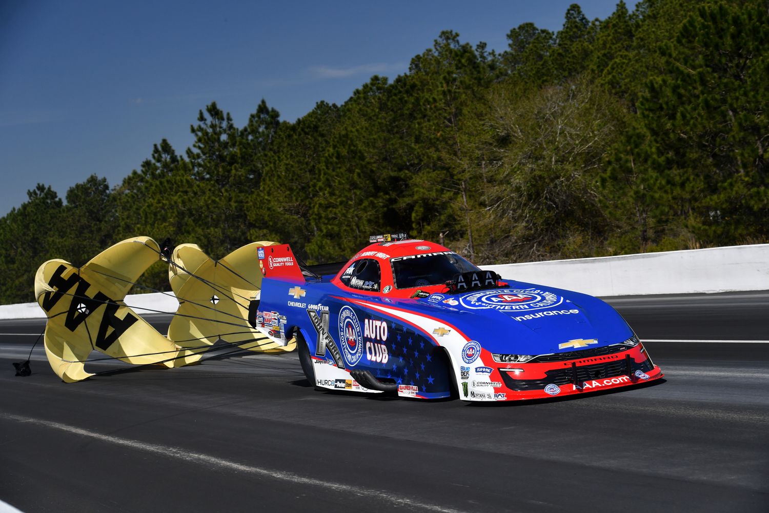 NHRA: Hight, Ashley, Enders lead the way in first day of Winternationals qualifying